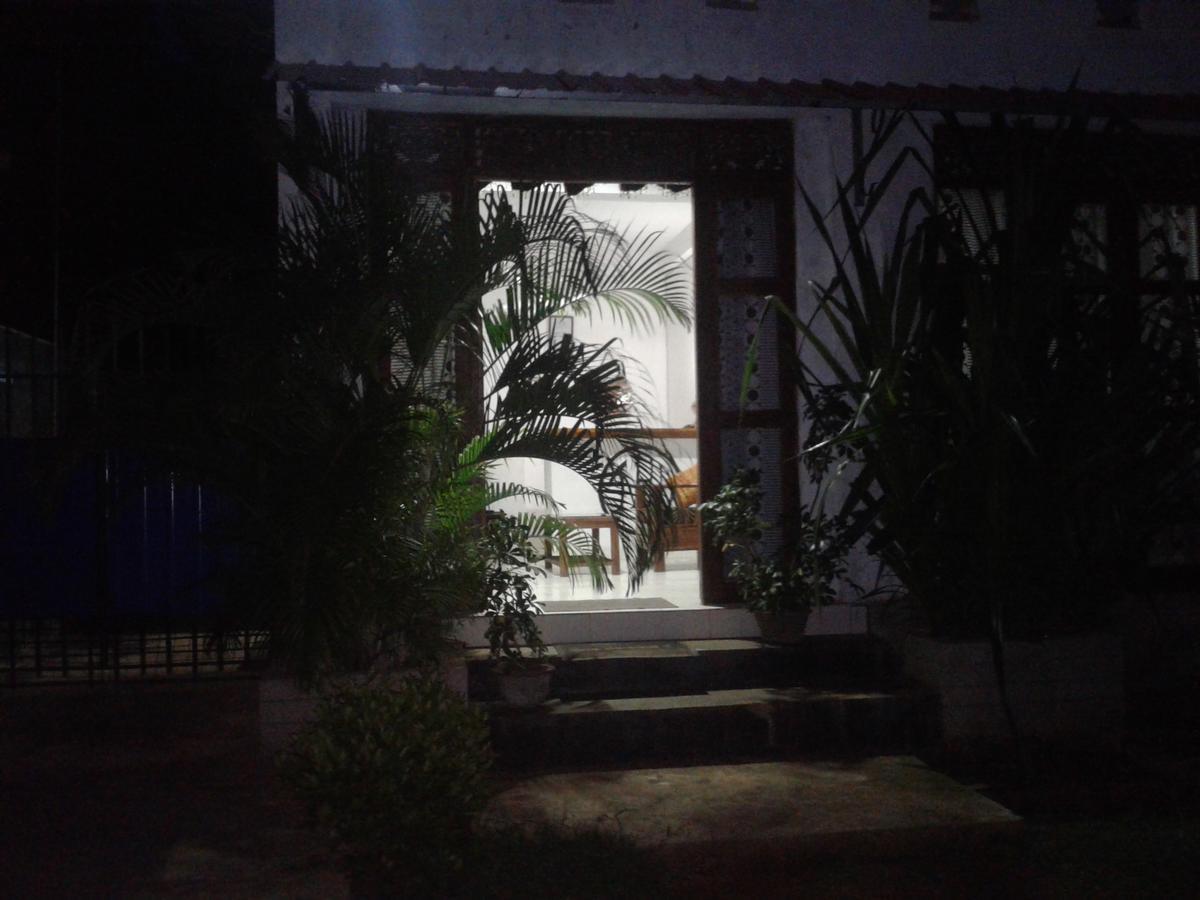 Lucky Holiday Home Anuradhapura Exterior photo